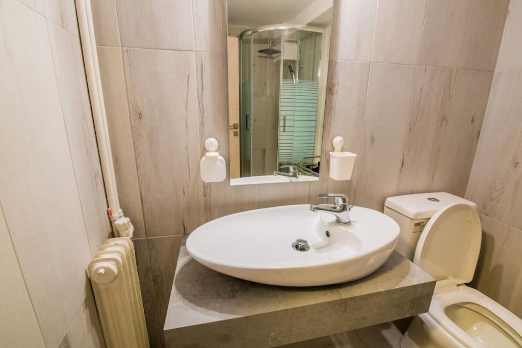 2 Bedrooms Apartment Close To Metro Dafni In Athen Eksteriør bilde