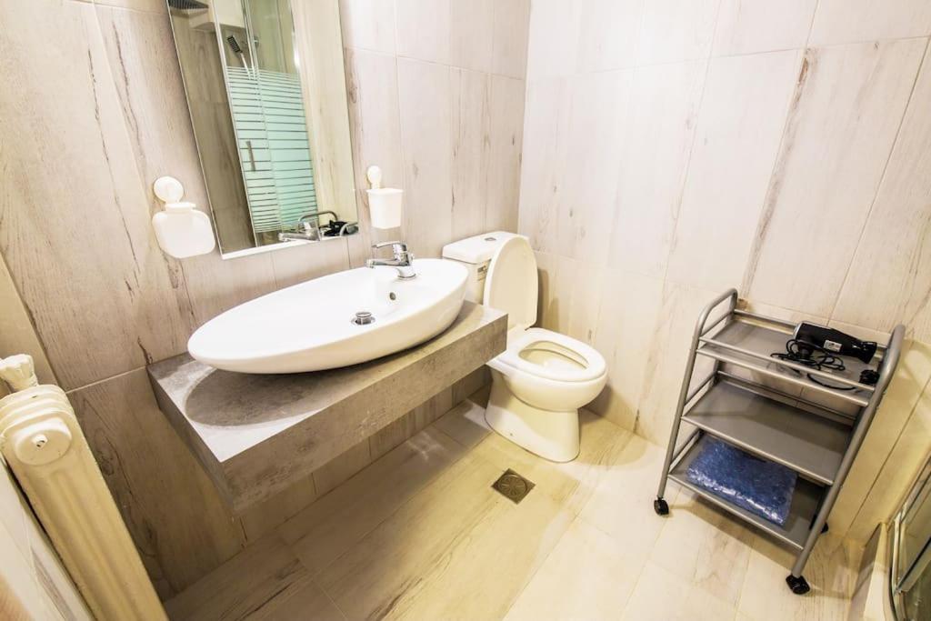 2 Bedrooms Apartment Close To Metro Dafni In Athen Eksteriør bilde
