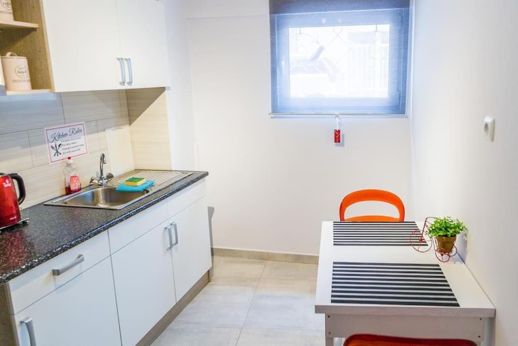 2 Bedrooms Apartment Close To Metro Dafni In Athen Eksteriør bilde